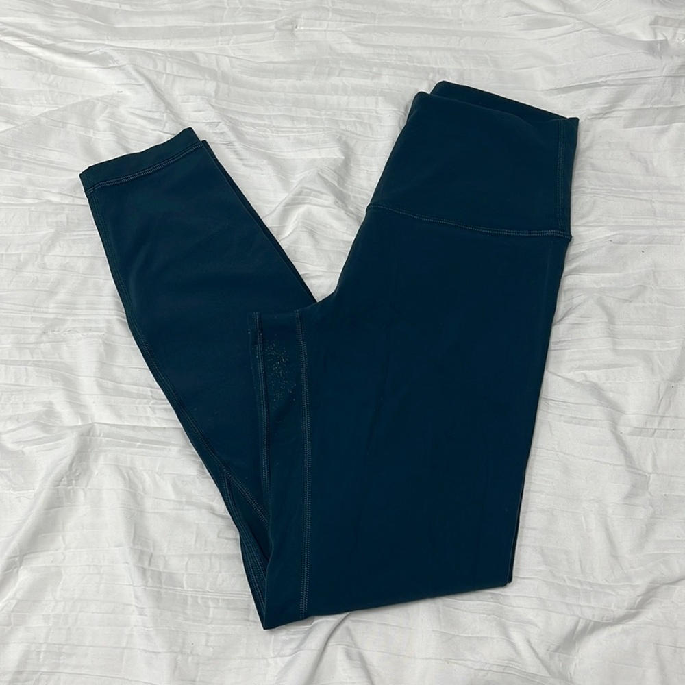 Lululemon Aligns 25”